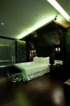 Black House
